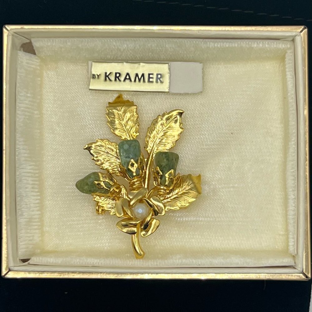 KRAMER Vintage Gold and Green Brooch / Pin with Jade Pebbles